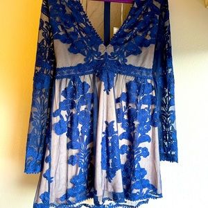 Vici: BY CHANCE long sleeve lace dress